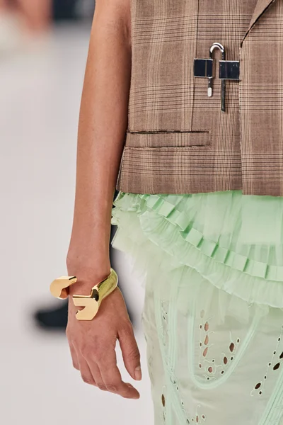 Look 50